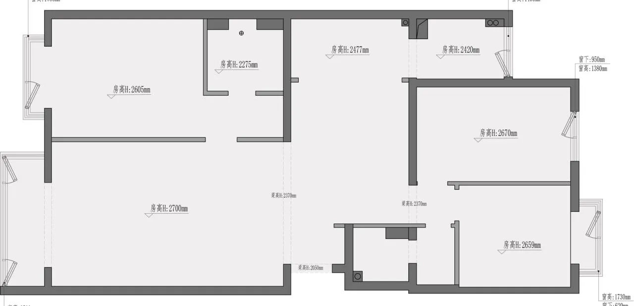 黑白現代住宅建築平面圖,顯示房間尺寸、門窗位置以及多處以公釐為單位的天花板高度標註。