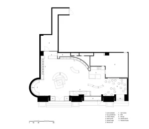 黑白建築平面圖，展示一處具現代感的零售快閃空間，包含編號區域與曲線牆面。