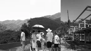 黑白三聯幅照片：一人眺望森林山景、一群人撐傘在山坡上討論，以及配有吊車的大型鋼構建築正在施工中。