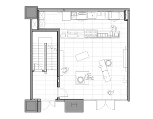 現代開放式公寓的建築平面圖，顯示廚房、客廳、餐廳、樓梯以及標示活動區域的多個人形圖示。